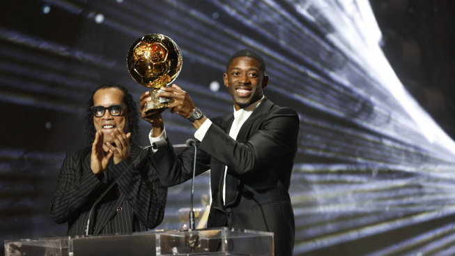 Útočník PSG Dembélé poprvé vyhrál Zlatý míč pro nejlepšího fotbalistu světa