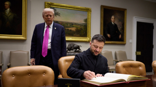 Trump v Bílém naléhal na Zelenského, aby přistoupil na Putinovy podmínky