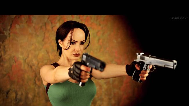 Páteční cosplay:  ruská cosplayerka jako sexy Miranda, ale i klasická Lara