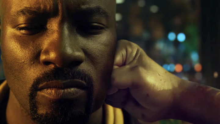 Luke Cage ve stylu sitcomu z 90. let!