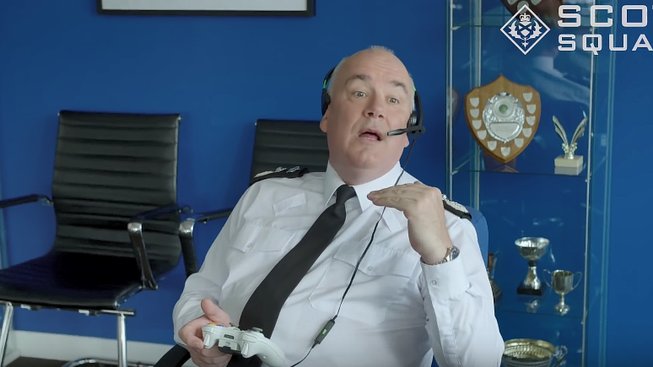 Skotský policista si vyzkoušel Call of Duty, aby bojoval proti šikaně