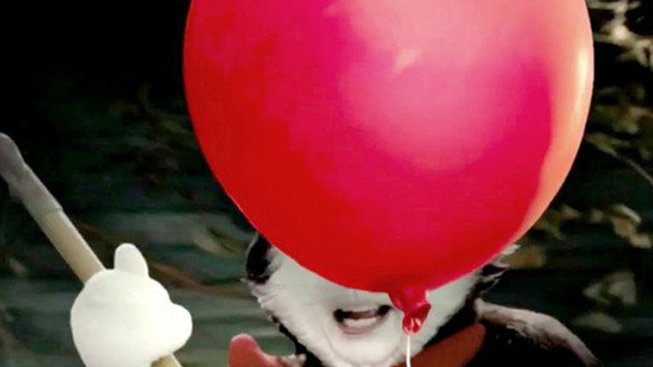 Trailer na horor IT s kočkou od Dr. Seusse je strašidelnější než originál