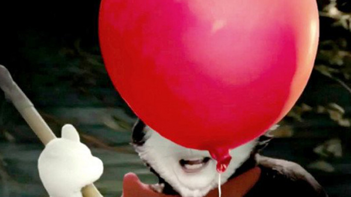 Trailer na horor IT s kočkou od Dr. Seusse je strašidelnější než originál