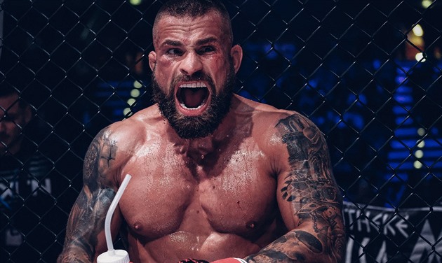 “Už ho k ničemu nepotřebuji,” říká Karlos Vémola na konto Attily Végha. Na odvetě již tolik nelpí