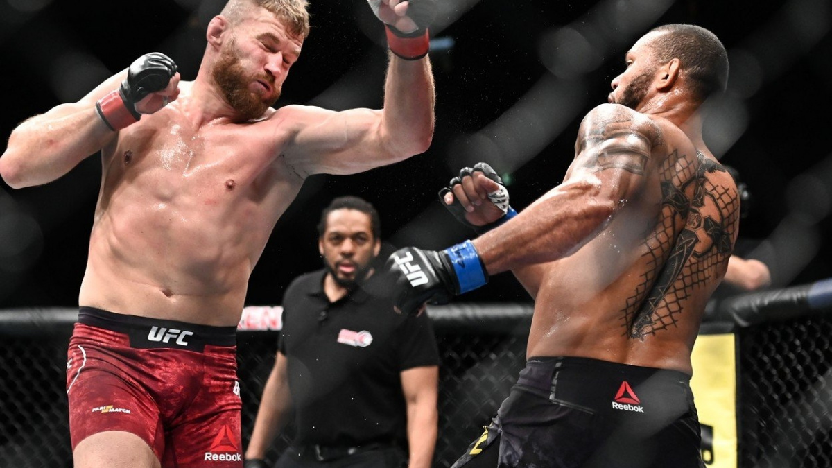 Šampion Blachowicz věří, že bude prvním, kdo porazí Adesanyu, dokonce předpovídá finální techniku