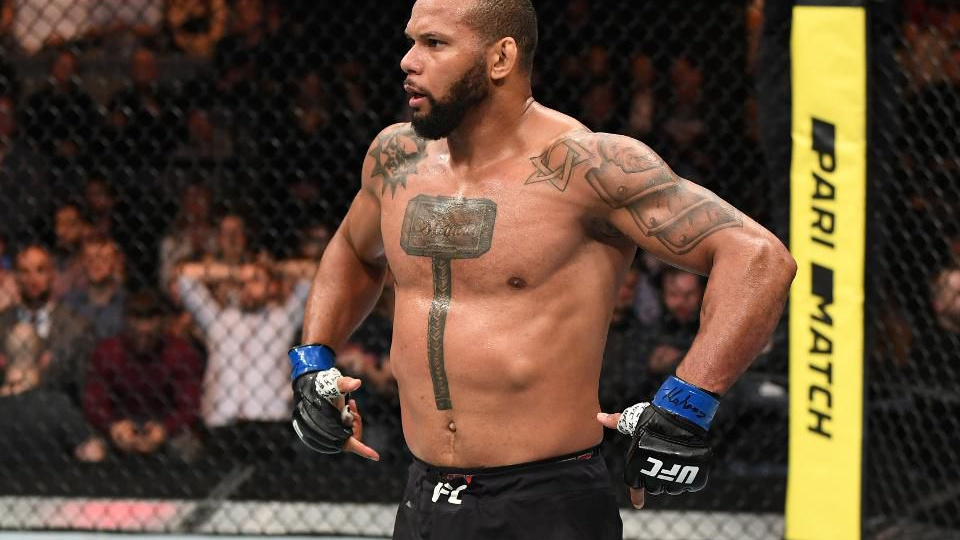 Santos vs. Teixeira se podruhé ruší kvůli koronaviru. Povolá UFC do boje Jiřího Procházku?