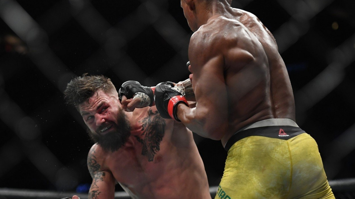 Mike Perry trenéry nepotřebuje, k vítězství nad Mickey Gallem ho dovedla přítelkyně