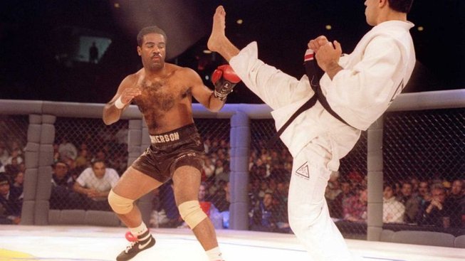 Historie MMA: Záznam prvního UFC připomíná filmy Jeane-Claudea van Damma