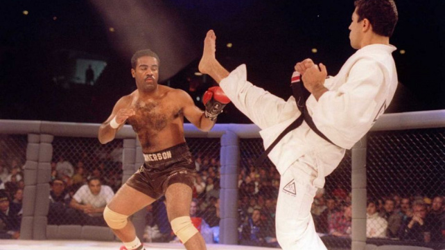 Historie MMA: Záznam prvního UFC připomíná filmy Jeane-Claudea van Damma