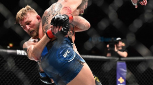 Trojnásobný vyzyvatel "Viking" Alexander Gustafsson zvažuje návrat do klece