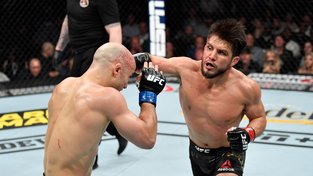 Cejudo se zařadil mezi šampiony UFC ve dvou vahách