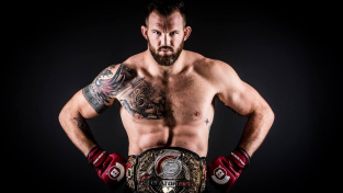 Ryan Bader bude obhajovat titul v polotěžké váze Bellatoru proti Němkovi