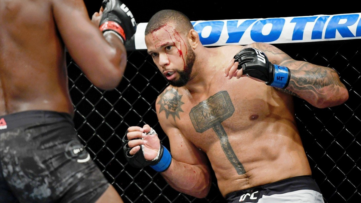 "Chtějí mi vnutit zápasy, o které nemám zájem," stěžuje si brazilské kladivo Santos