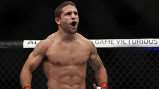 Chad Mendes,  zápasník, který měl zastavit McGregora, definitivně ukončil svoji kariéru