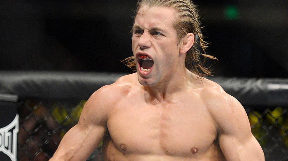 "Snad lidé rozumí, že si dělá srandu," říká Urijah Faber o Cejudově zvláštním chování