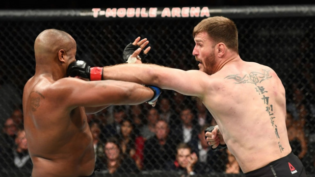 Miocic za svůj zápas vyinkasoval 750 tisíc dolarů, Diaz spokojený nebyl