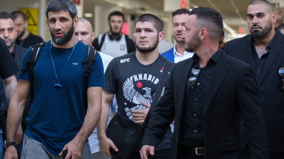 "Cormier by měl chtít ještě jednu odvetu s Miocicem" myslí si hvězda UFC Nurmagomedov