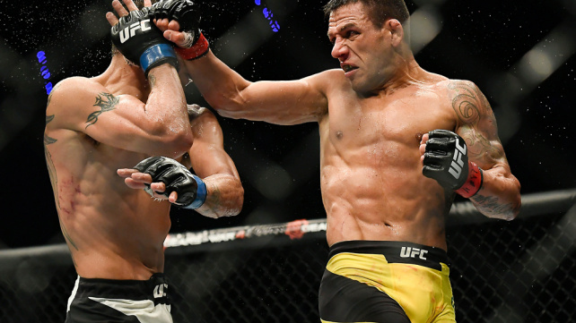 Brazilský bojovník nechce soupeře zbytečně mlátit. Štve ho, že v MMA není zvykem do klece házet ručník