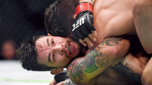 Největší smolař v UFC - v kleci bojoval za nemocného syna, sám málem přišel o zdraví. Ray Borg se ale i v těch nejhorších chvílích odmítl vzdát