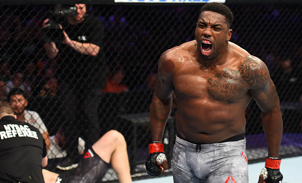 Další bleskové KO! Harris jednou ranou uspal Oleinika