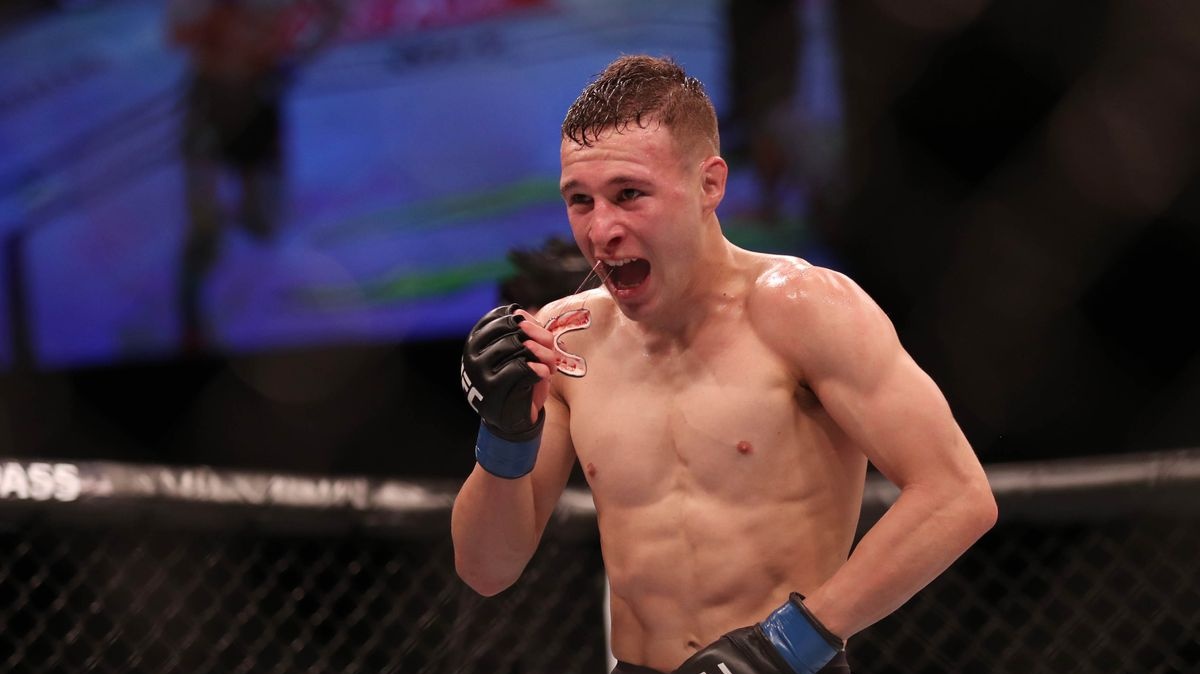 Kulomet proti kanónu, muší váhy předvedly nádherný souboj