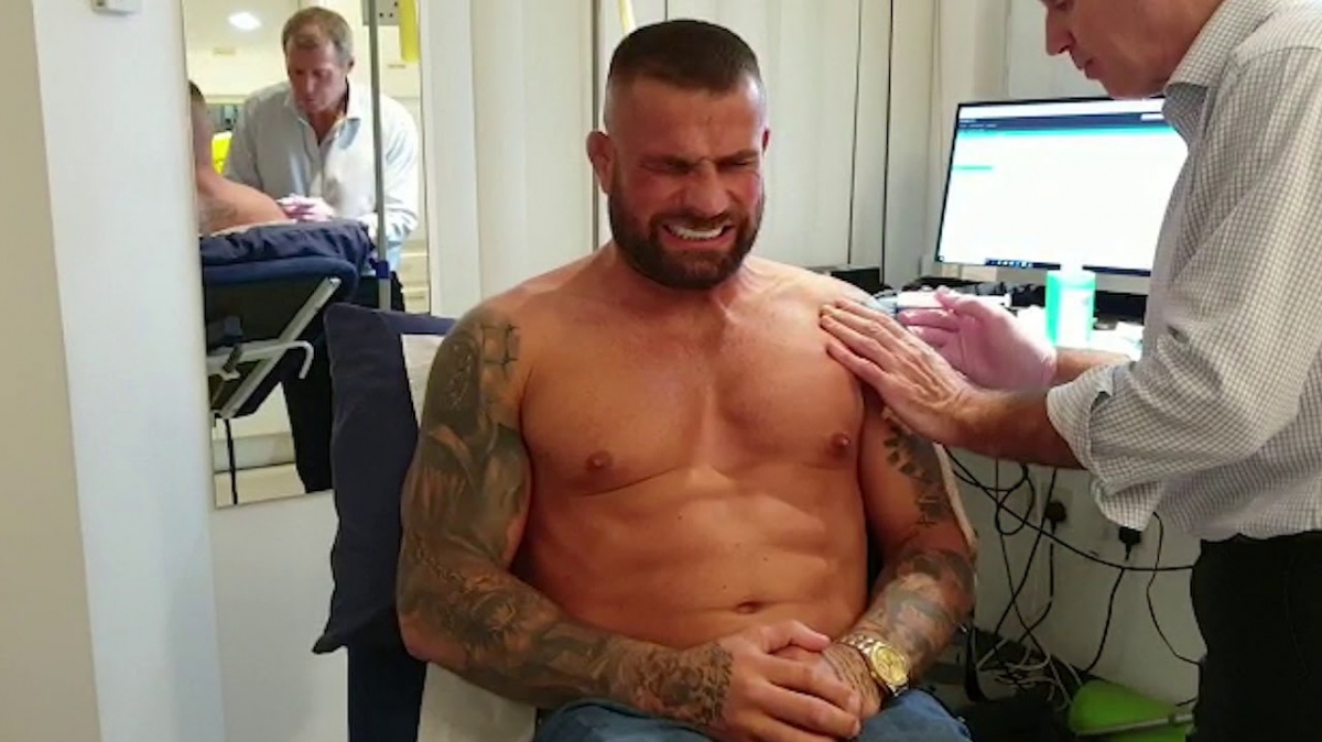 Vémola bojuje s dalším zraněním, do zápasu ale nastoupí. „Síla a zkušenosti by měly být na mojí straně,“ zhodnotil soupeře