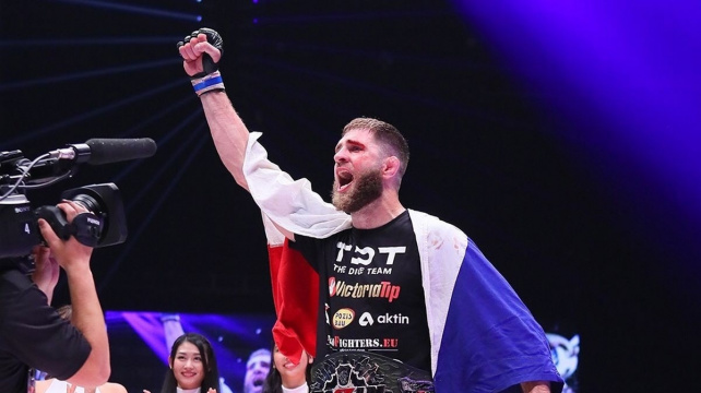 Kdo bude na konci roku šampionem UFC? Novinář z prestižního zahraničního MMA magazínu tipuje Procházku