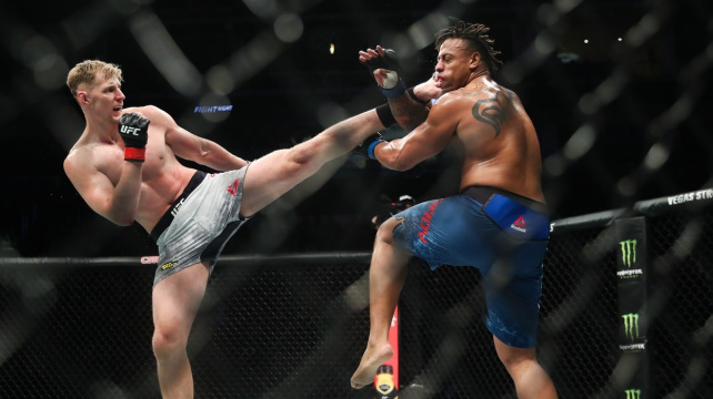 Nejvyšší muž UFC se střetne s neporaženým Francouzem. Bude to zápas roku, slibuje Rus