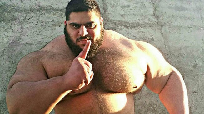 Íránského Hulka v ringu neuvidíme, fanoušci ale navrhují Fordovi jiného zajímavého soupeře