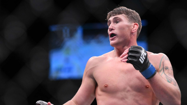 Darren Till se ošklivě zranil a odstoupil ze zápasu s Vettorim, přihlásil se ale zajímavý náhradník