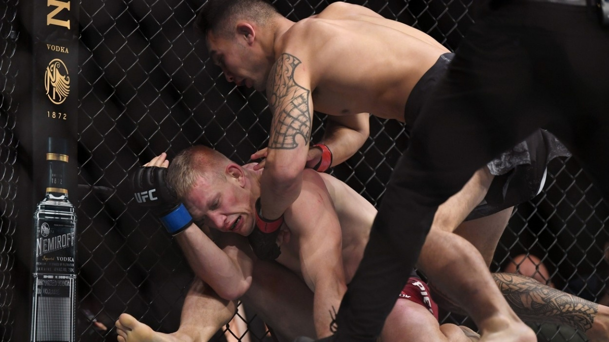 Velký turnaj UFC odstartovala zkáza Poláka Piechoty