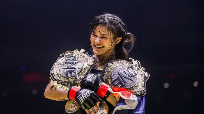Před týdnem bojovala v MMA, teď bude Stamp Fairtex obhajovat svůj titul v kickboxu