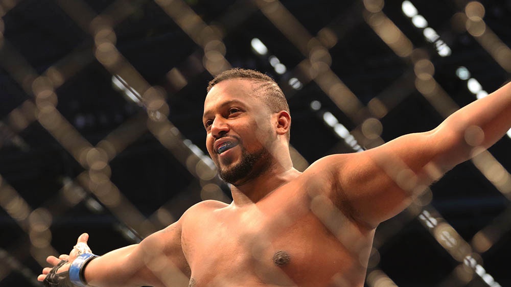 Tafa už po dvou minutách smetl Adamse výstavním KO