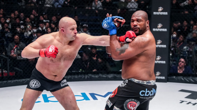 Poslední císař se vrací. Jeden z nejlepších MMA bojovníků všech dob oznámil návrat do boje