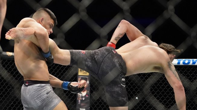 UFC Fight Night 167 nabídlo zakázané koleno i dominantní výhry na zemi