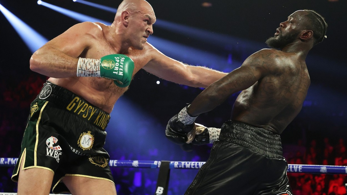 Boxera Furyho chce vidět papež i Trump, jeho otec však doufá, že pověsí rukavice na hřebík