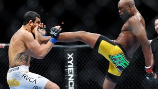 Kdysi neporazitelný bojovník Anderson Silva se utká s Uriah Hallem