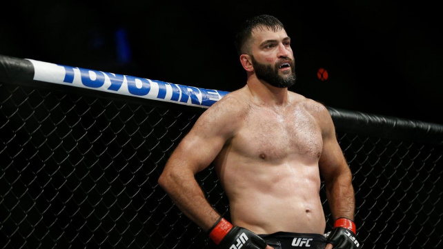 Legendární běloruský "Pitbull" Arlovski i ve 42 letech stále věří, že by mohl znovu získat titul v UFC