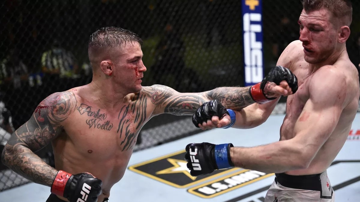 Kandidát na zápas roku? Dustin Poirier porazil Dana Hookera ve vyrovnané a nezapomenutelné bitvě