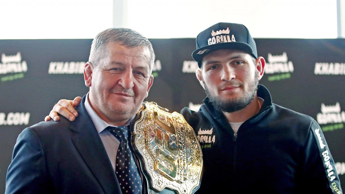 MMA svět truchlí za smrt Khabibova otce, Abdulmanapa Nurmagomedova