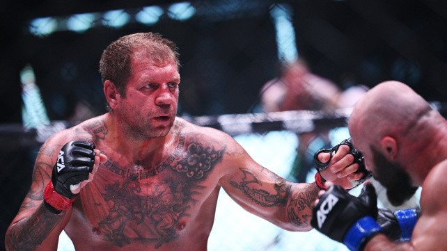 Alexander Emelianenko dostal „dagestánskou“ nakládačku v podání mnohem menšího Magomeda Ismailova