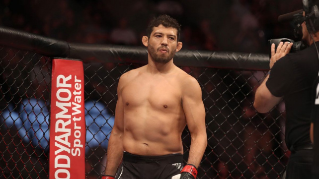 Gilbert Melendez dostal dvouletou stopku za doping. „Co si pouštím do těla, do toho nikomu nic není,“ zlobí se veterán MMA
