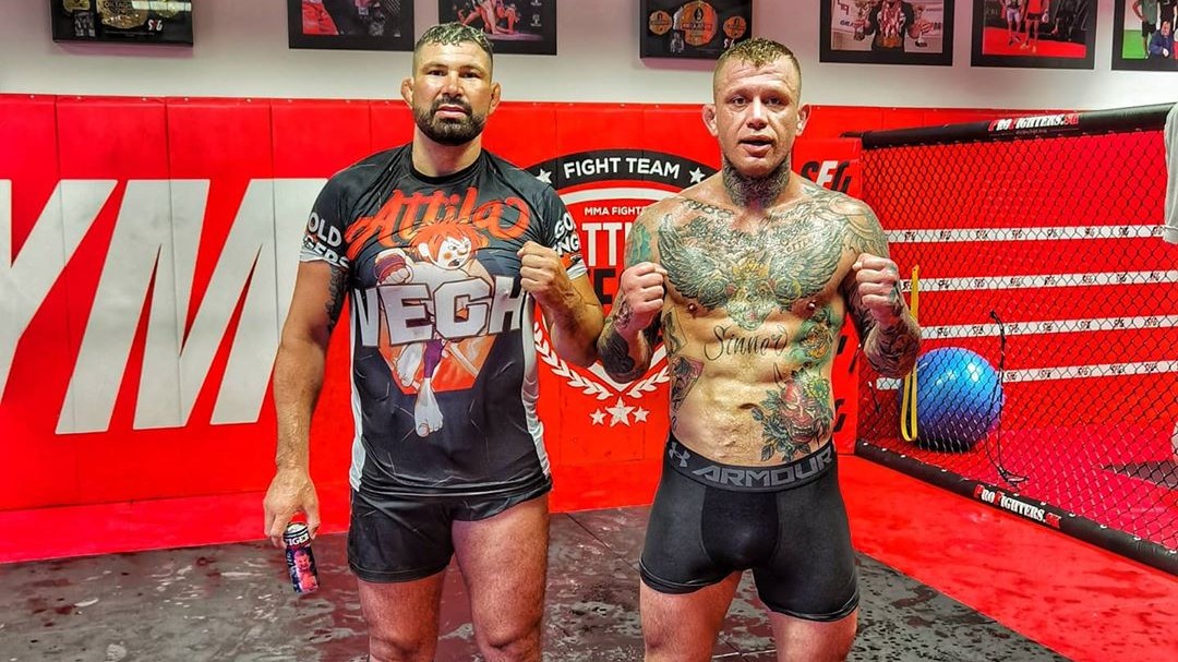 Mikulášek se na zápas s Vémolou připravuje po boku Attily Végha. Ten věří, že má šanci Terminátora porazit