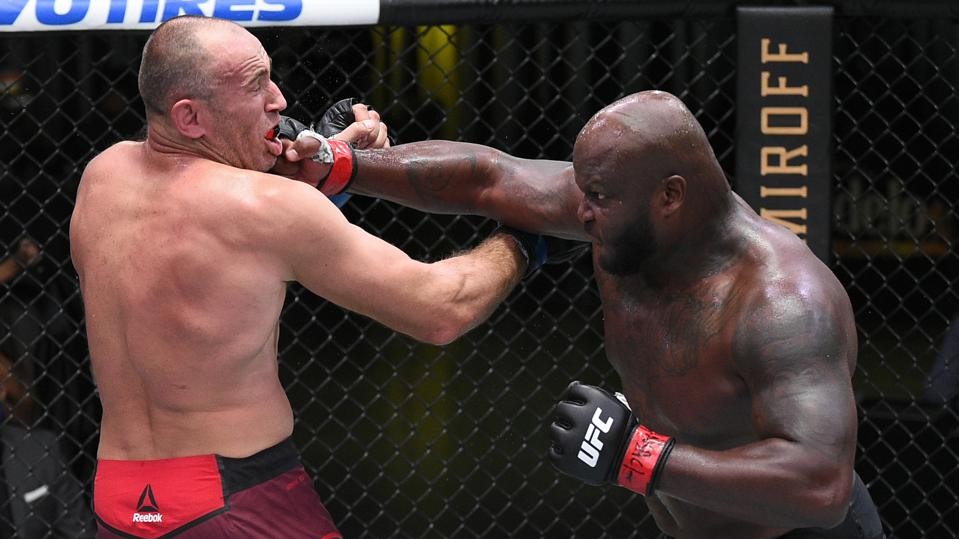 Nejvíce KO v historii těžké váhy UFC! „Černá bestie“ Derrick Lewis porazil „Ruského škrtiče“ Alexeye Oleinika a vytvořil nový rekord