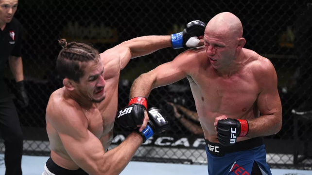 „Tohle byl můj nejhorší výkon,“ řekl zklamaně Donald Cerrone po remíze s Niko Pricem. Dana White by jej rád viděl v důchodu.