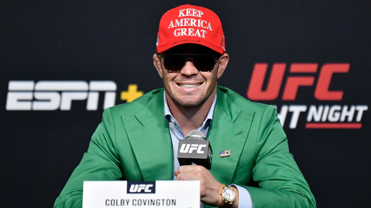 Donald Trump zavolal uprostřed rozhovoru Covingtonovi, aby mu pogratuloval k vítězství, ten dojetím skoro plakal