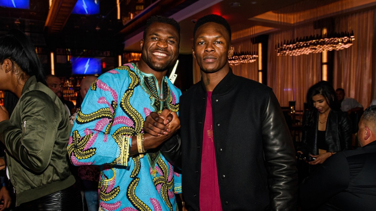 Adesanya si mezi potenciálními soupeři našel kamaráda, chce s ním i přesto bojovat