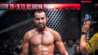 Lajoš Klein se v neděli jako první Slovák v UFC představí ve svém debutu proti Shane Youngovi