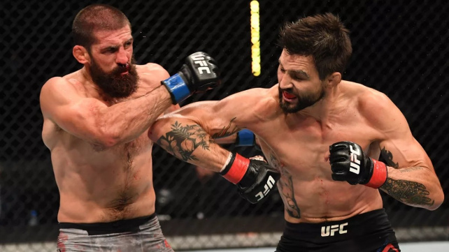 Souboj bojovníků ze staré školy - „nesmrtelný“ Matt Brown se postaví „rozenému zabijákovi“ Carlosu Conditovi.