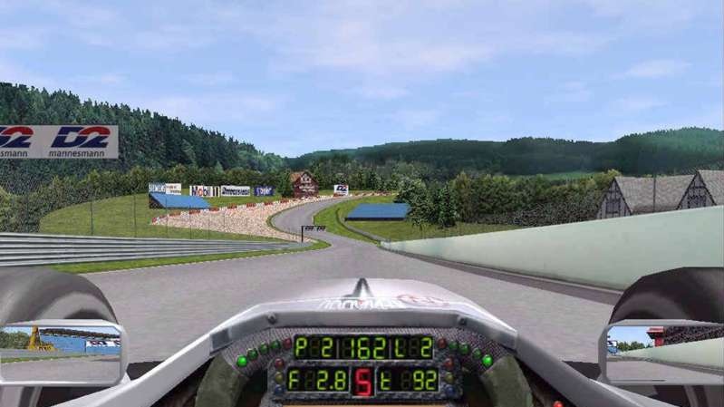 Který F1 simulátor má nejreálnější tratě?